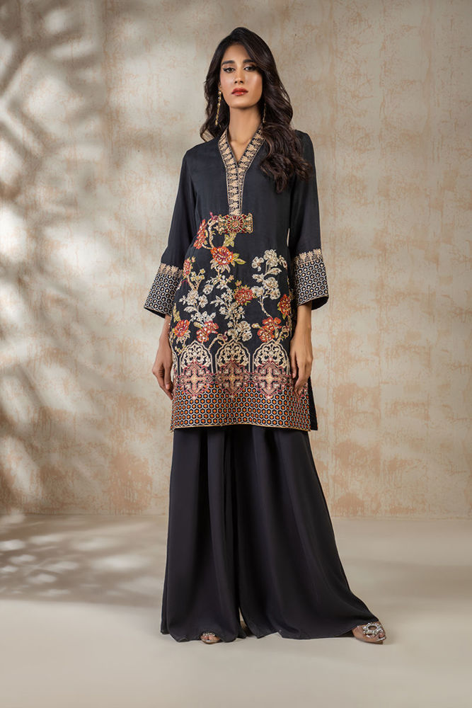 Buy Black Blouse In Raw Silk With Resham And Cut Dana Embroidered Floral  Motifs And Mandarin Collar Neckline